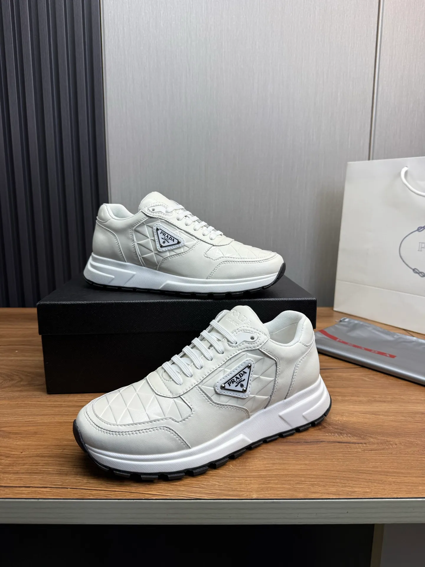 Men's shoes 520💰 [PRADA] Men's shoes are popular in the counter, official website is synchronized, high-quality shipments ✔️Original cowhide splicing + cowhide lining, 1🆚1 replica, original original sole, 38-45 (45 customized, non-refundable)
